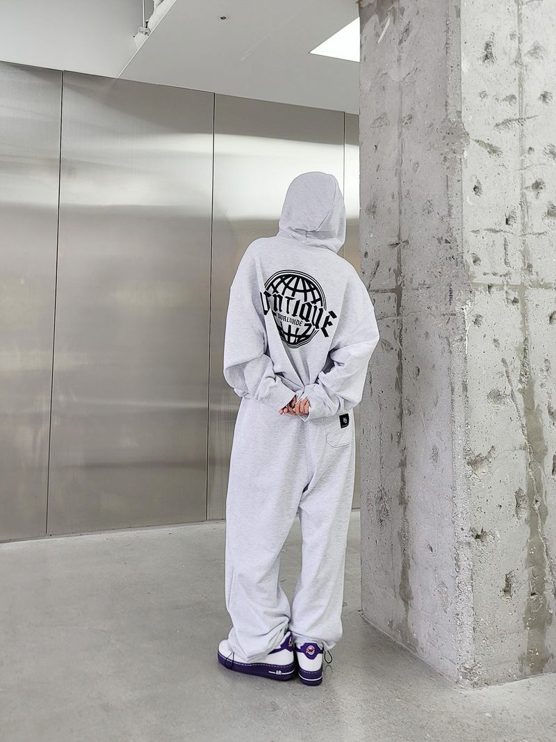 VENTIQUE(ベンティーク)の「VENTIQUE Signature Earth Hoodie(Tops)」