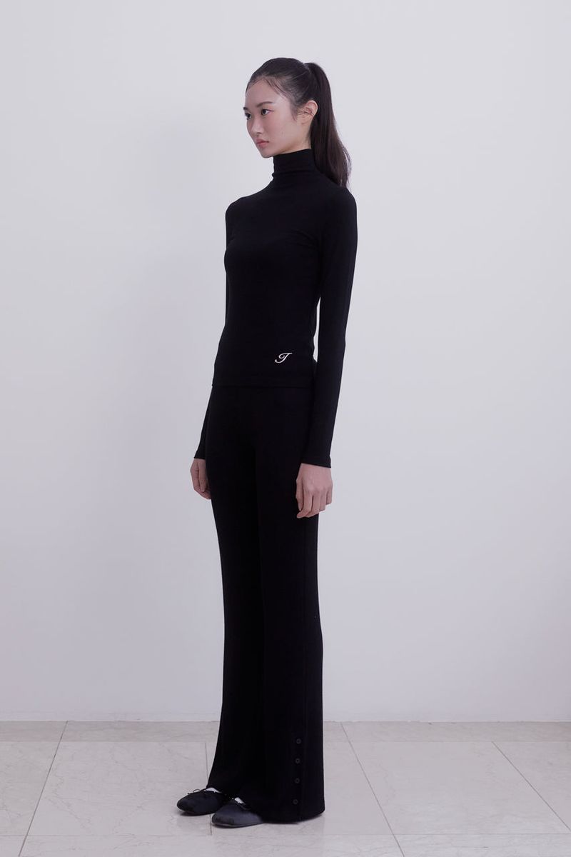 Classic slit Bootcut Pant (BLACK)