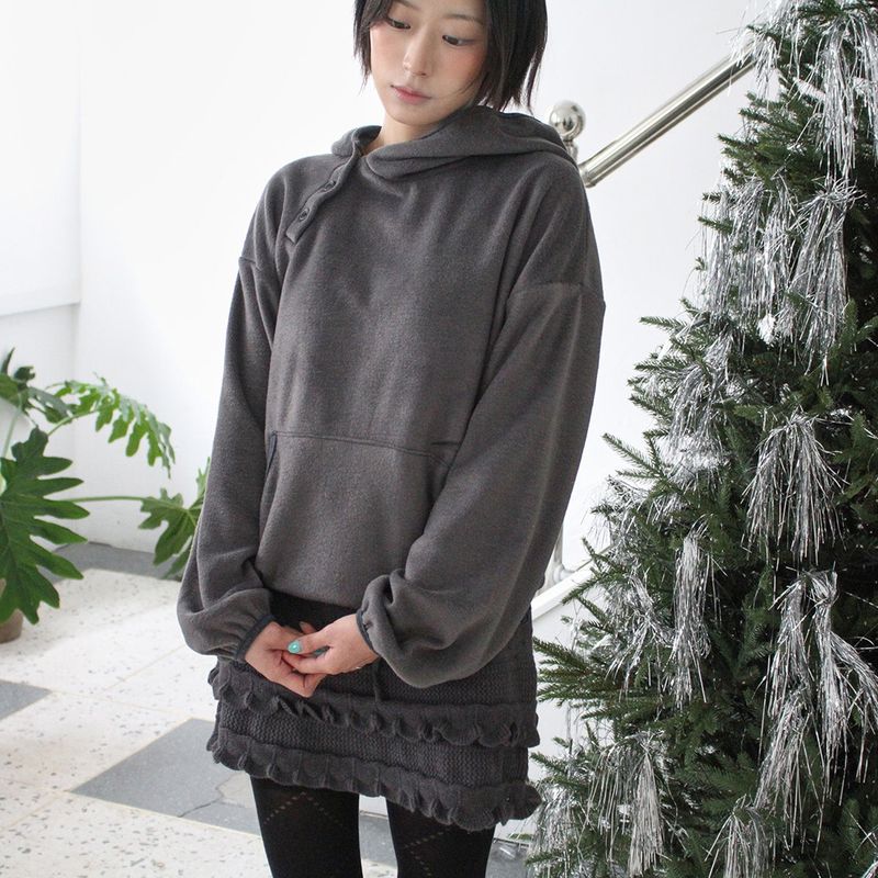 Radio Pacific（ラジオパシフィック）の「Asymmetrical Peached Fleece Hoodie（Tops）」