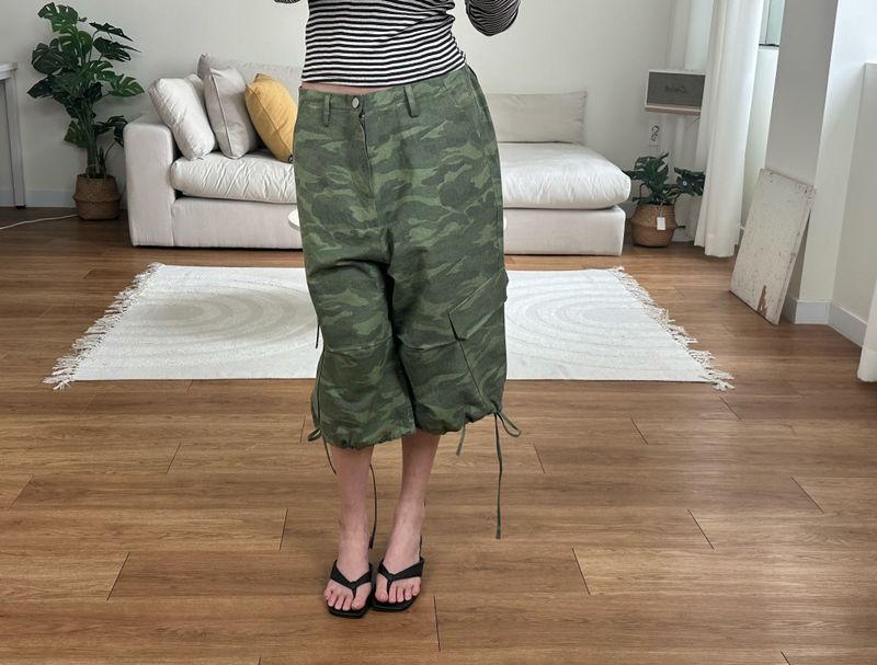 wide cargo bermuda shorts