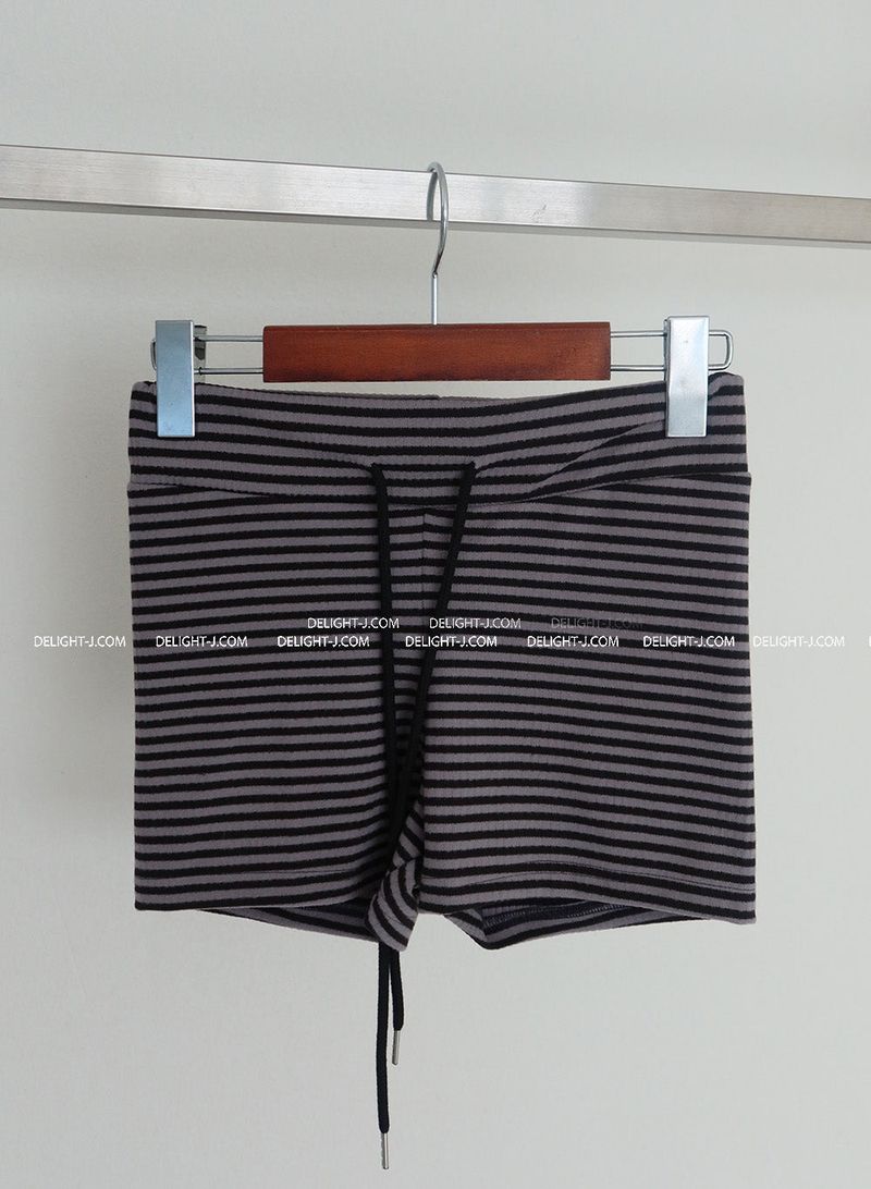 Papillon striped bendable shorts