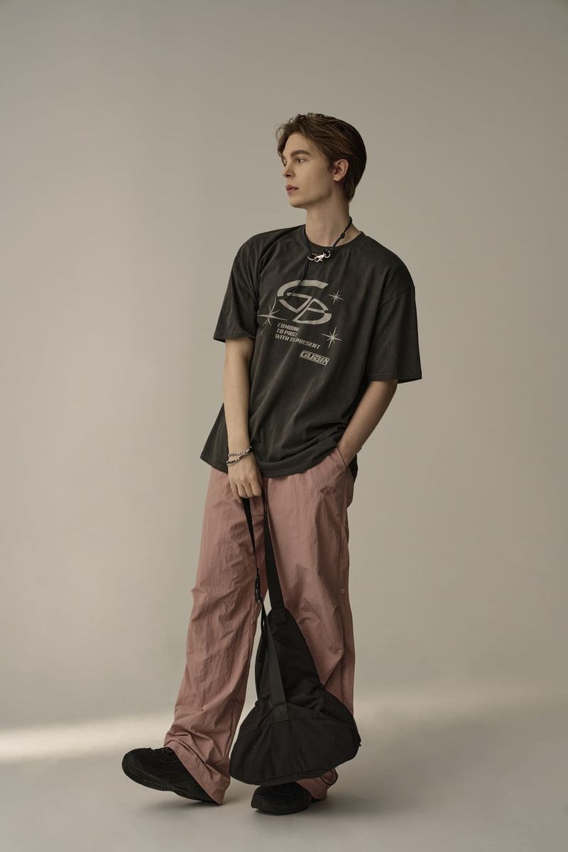 GUBIN(グビン)の「PIGMENT STARLIGHT T-SHIRTS(CHARCOAL)(Tops)」