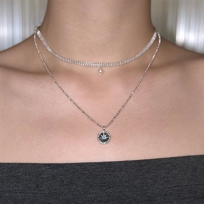 Pearl chocker