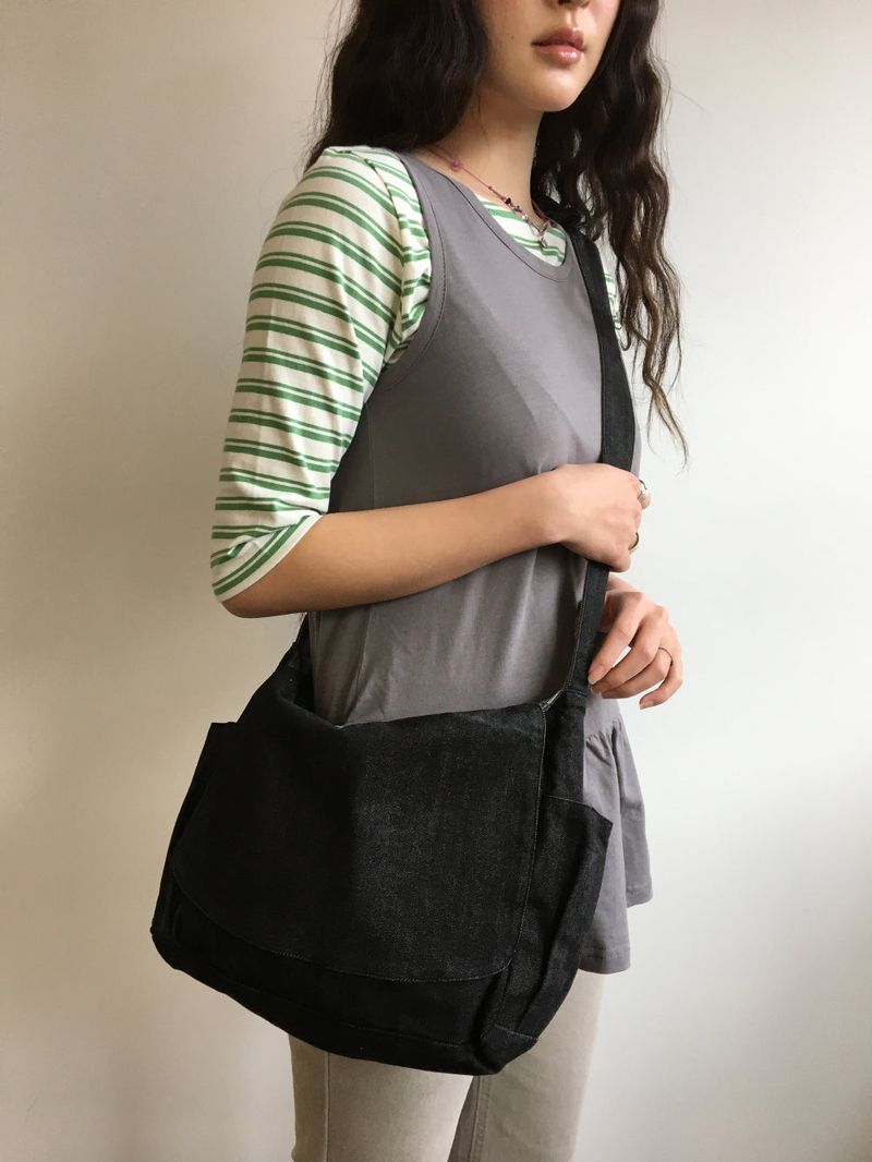 DUGGY(ダギー)の「Vintage Courier Denim Crossbody Bag (2color)(Bags)」
