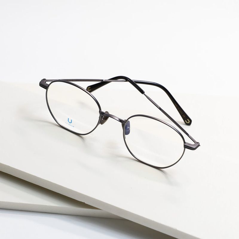 Knouun Round titanium glasses CODE. 101. A gray