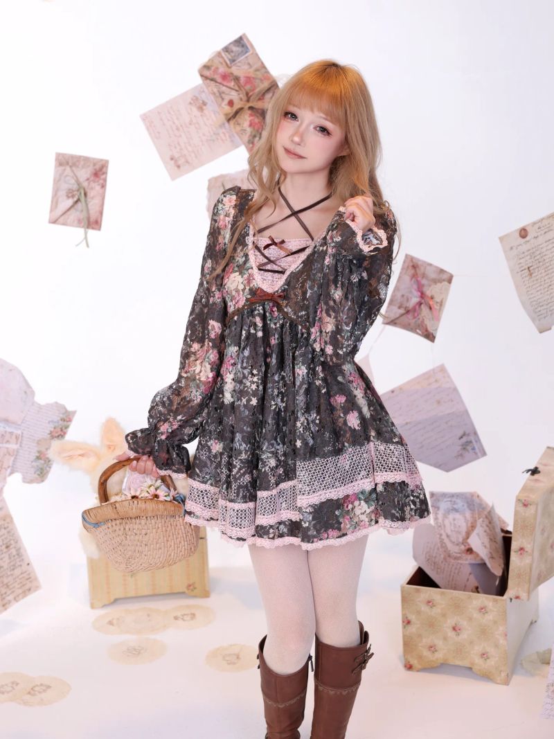 Autumn Flower Room Long-Sleeve Top