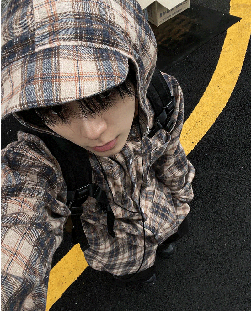 lable hood check shirt