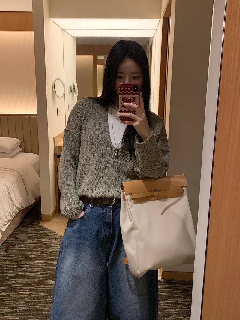 [MADE] Rieze Deep V Knit