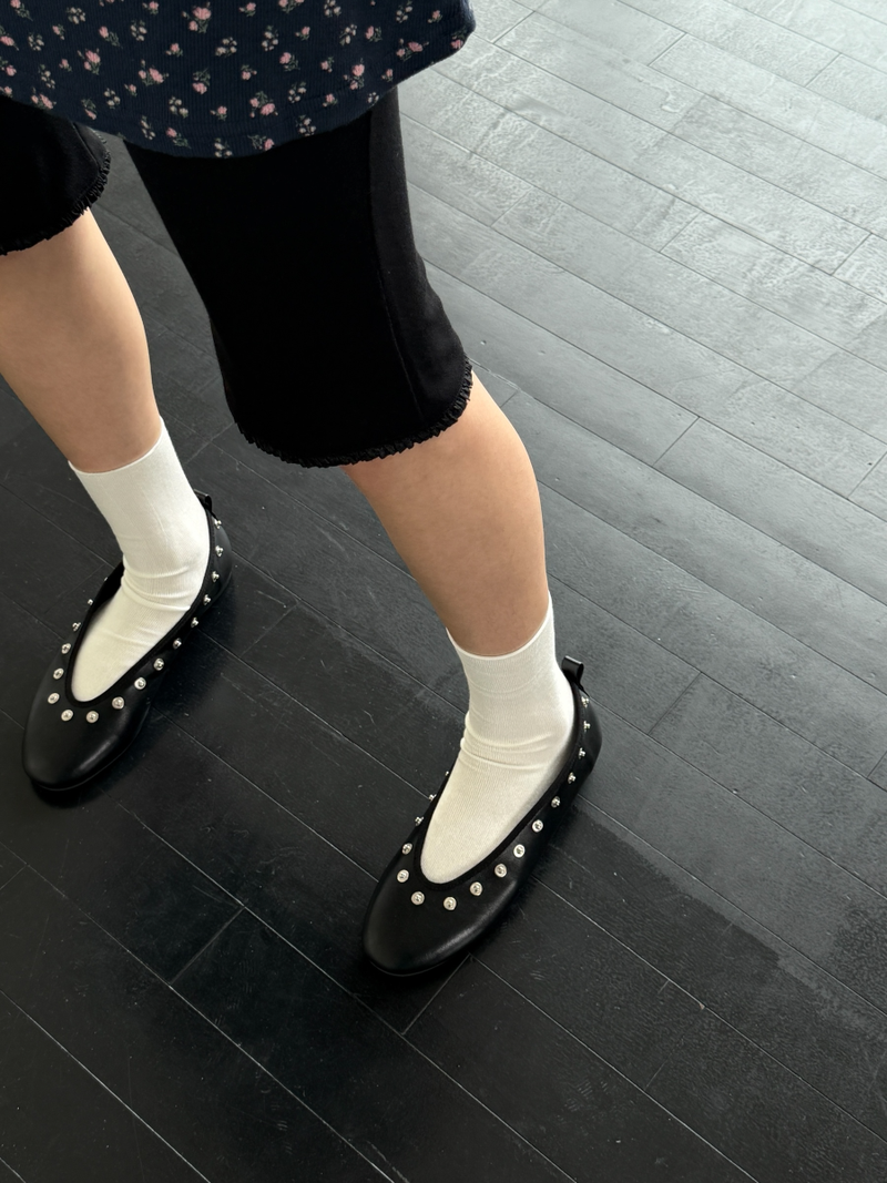 stud soft flat shoes