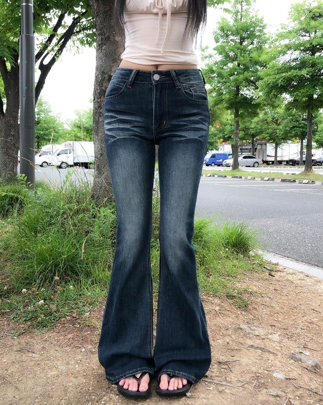 ULAN(ユレン)の「シヤキャット ウォッシュド ブーツカット デニムパンツ(パンツ)」
