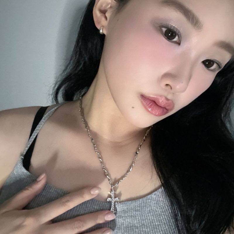 [Celeb pick] Cross pendant Necklace