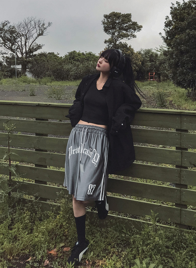 ULAN（ユレン）の「フラックレタリングメタルトレーニングパンツ（Pants）」