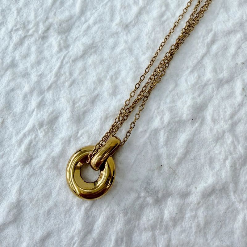 Double Ring Pendant Necklace