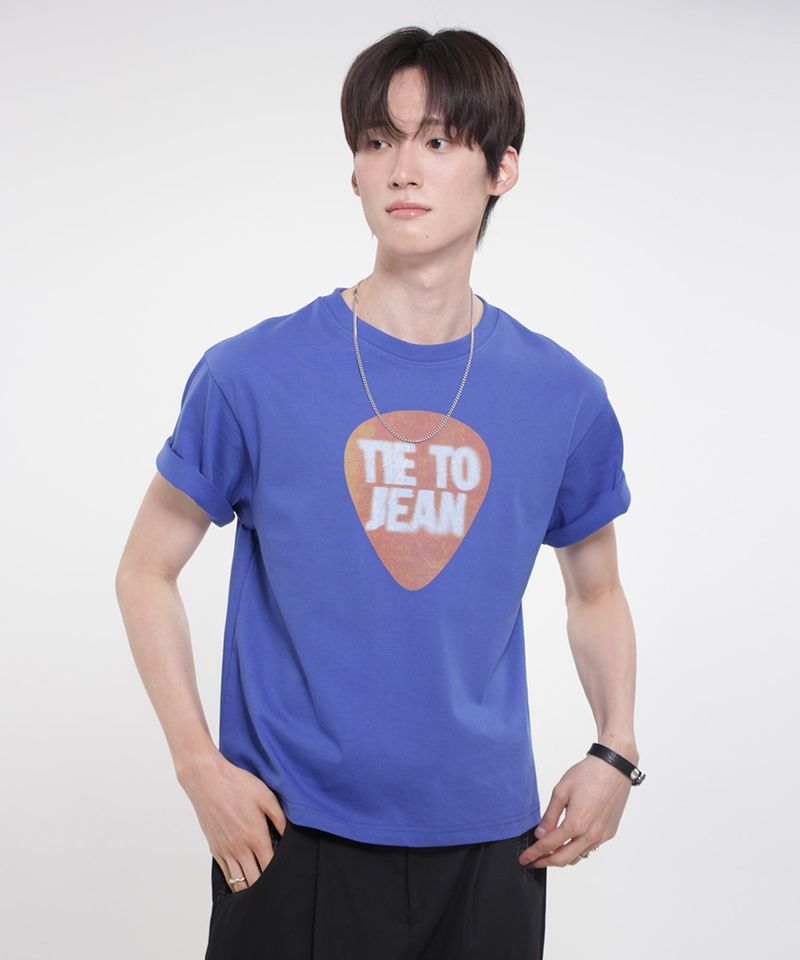 TIE TO JEAN（タイトゥジーン）の「ピックグラフィック レギュラーフィット セミクロップドTシャツ ブルー（トップス）」