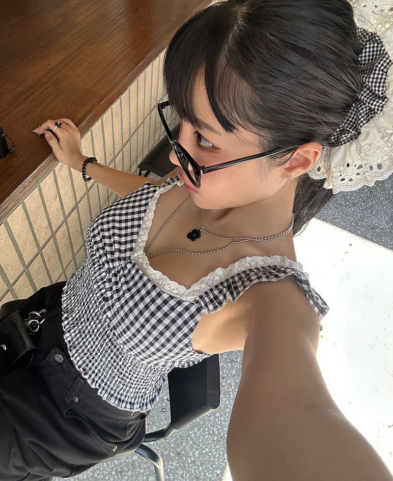Check lace smoke banding blouse