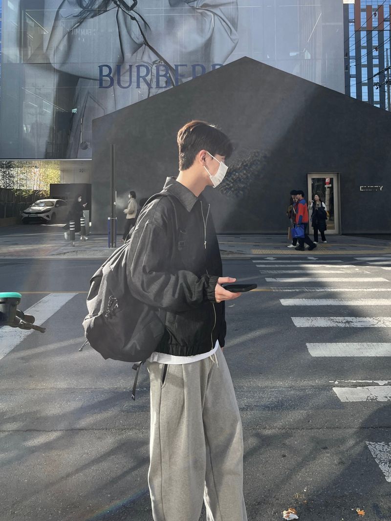 Side pintuck sweatpants