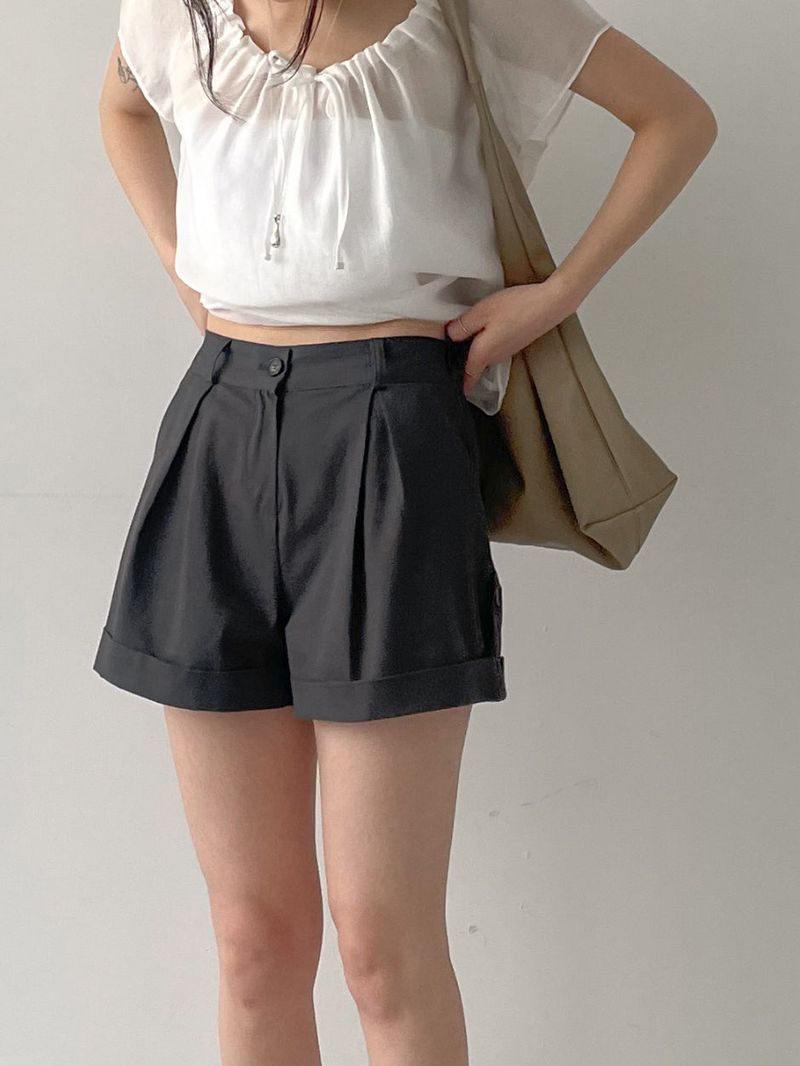 INCHANT ME(インチャントミー)の「Pleated Cabra Shorts(Pants)」