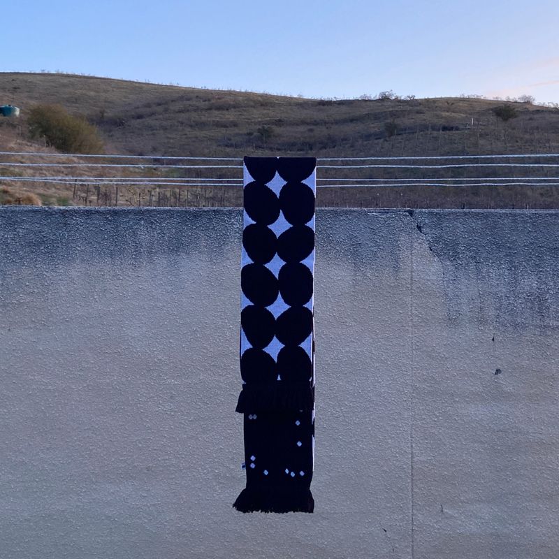 21 Étang Knit Muffler