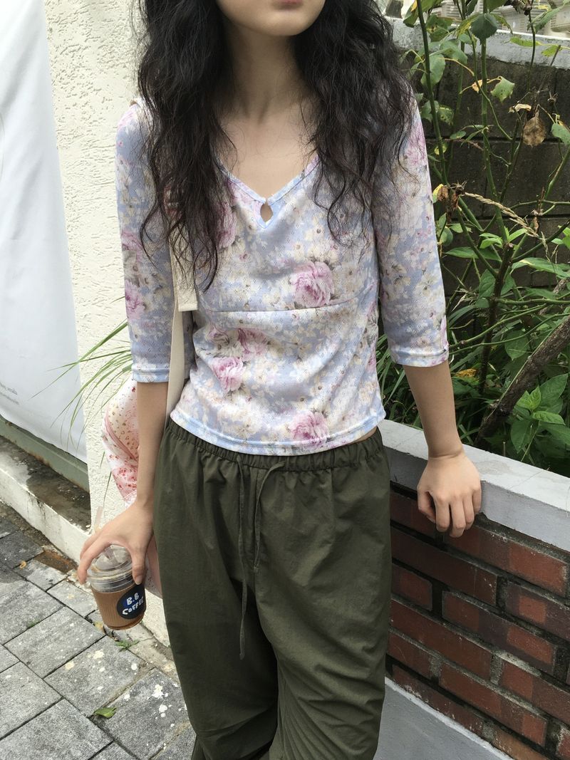 ownmind（オウンマインド）の「Floral 3/4 Sleeve T（Tops）」