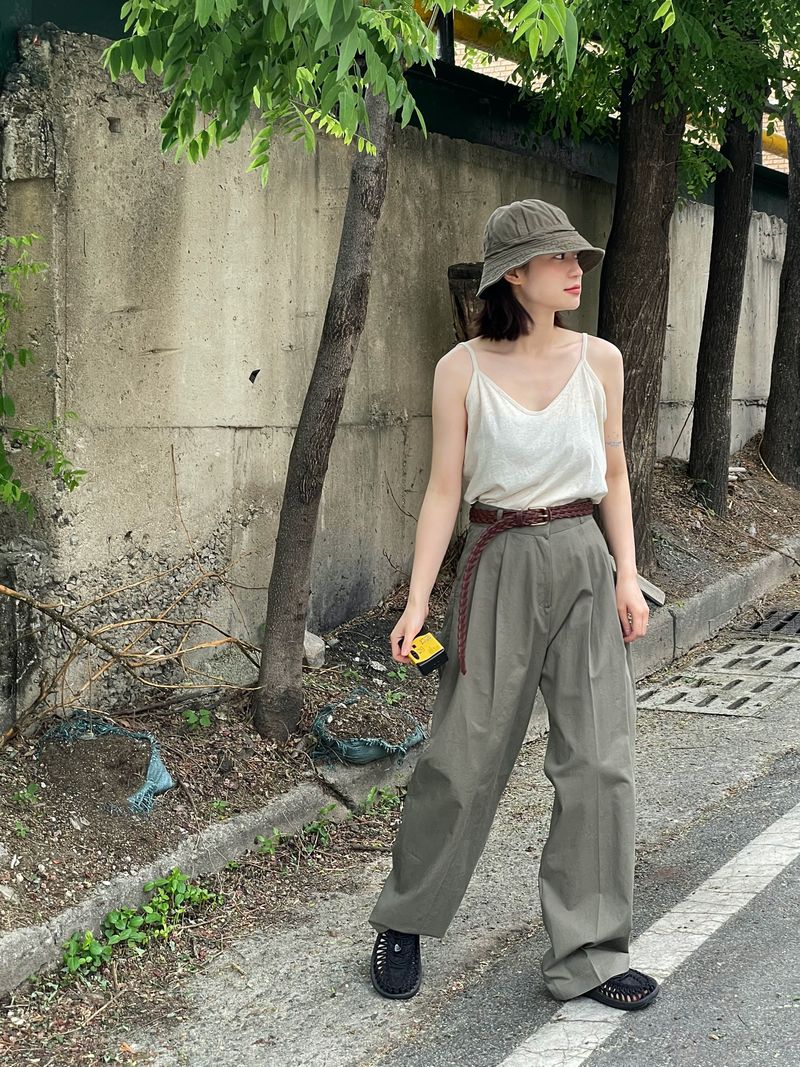 Natural linen sleeveless