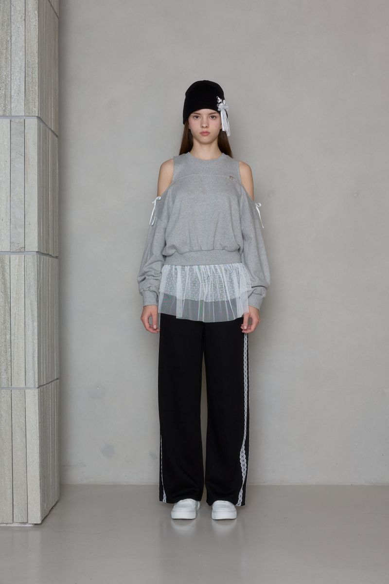 RIBBON CUT OUT SWEATSHIRT