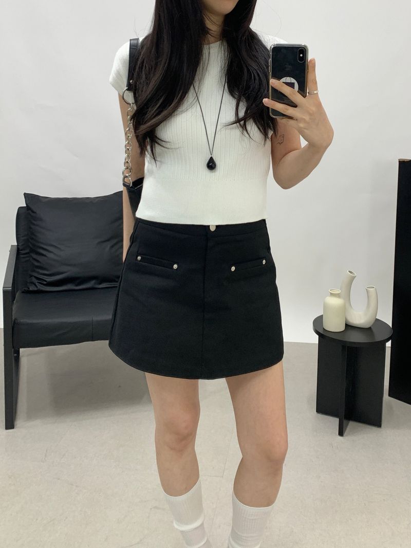 ROIA（ロイア）の「シャノン キャップスリーブレスリブ半袖ニットTシャツ（トップス）」