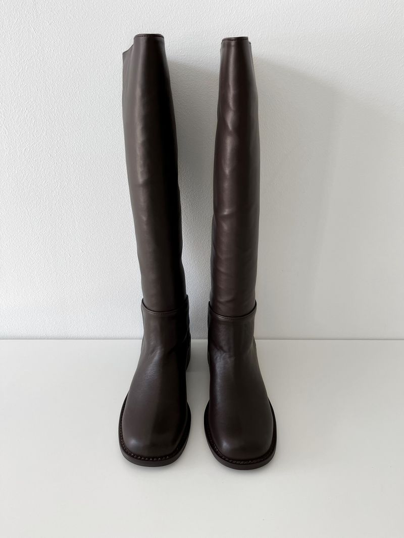 Simple round long boots