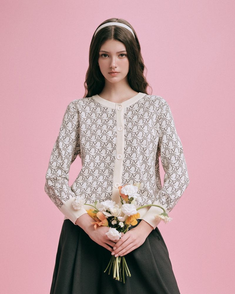 DVRK（ダーク）の「DVRK PRIVÉ KNIT CROPPED MONOGRAM CARDIGAN - CREAM/GREY（）」