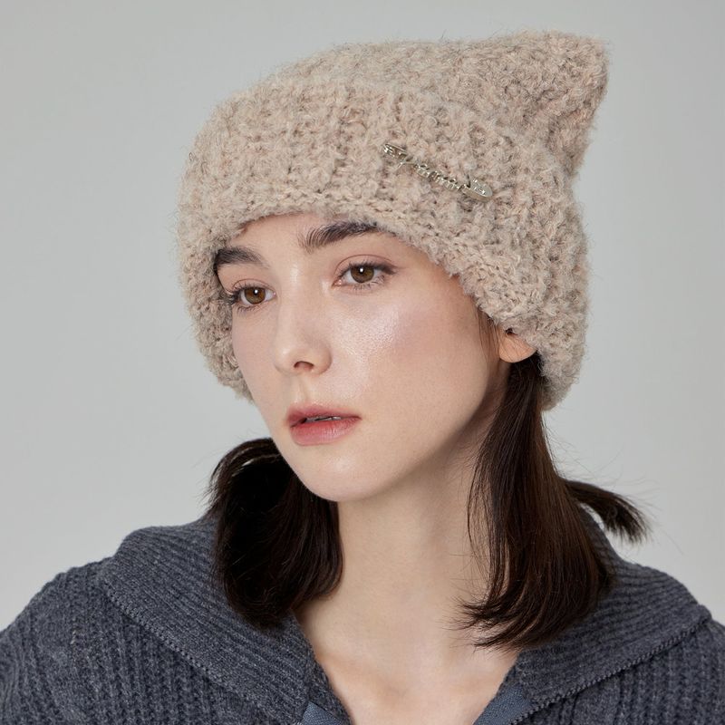 VARZAR Safety Pin Square Beanie / Beige