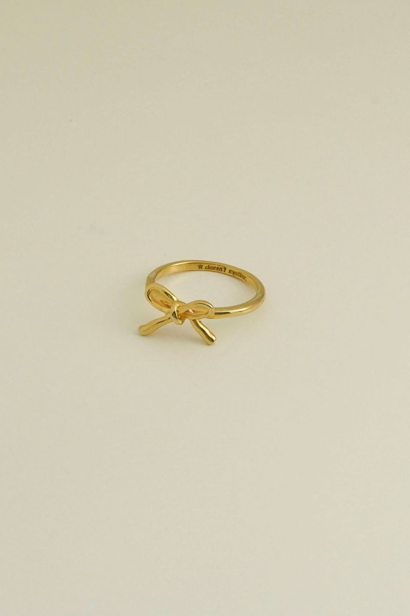 Teeny ribbon ring (Gold) 