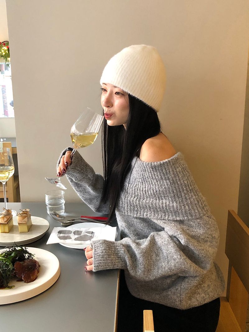 [MADE] Endelin Wool Off-Shoulder Knit