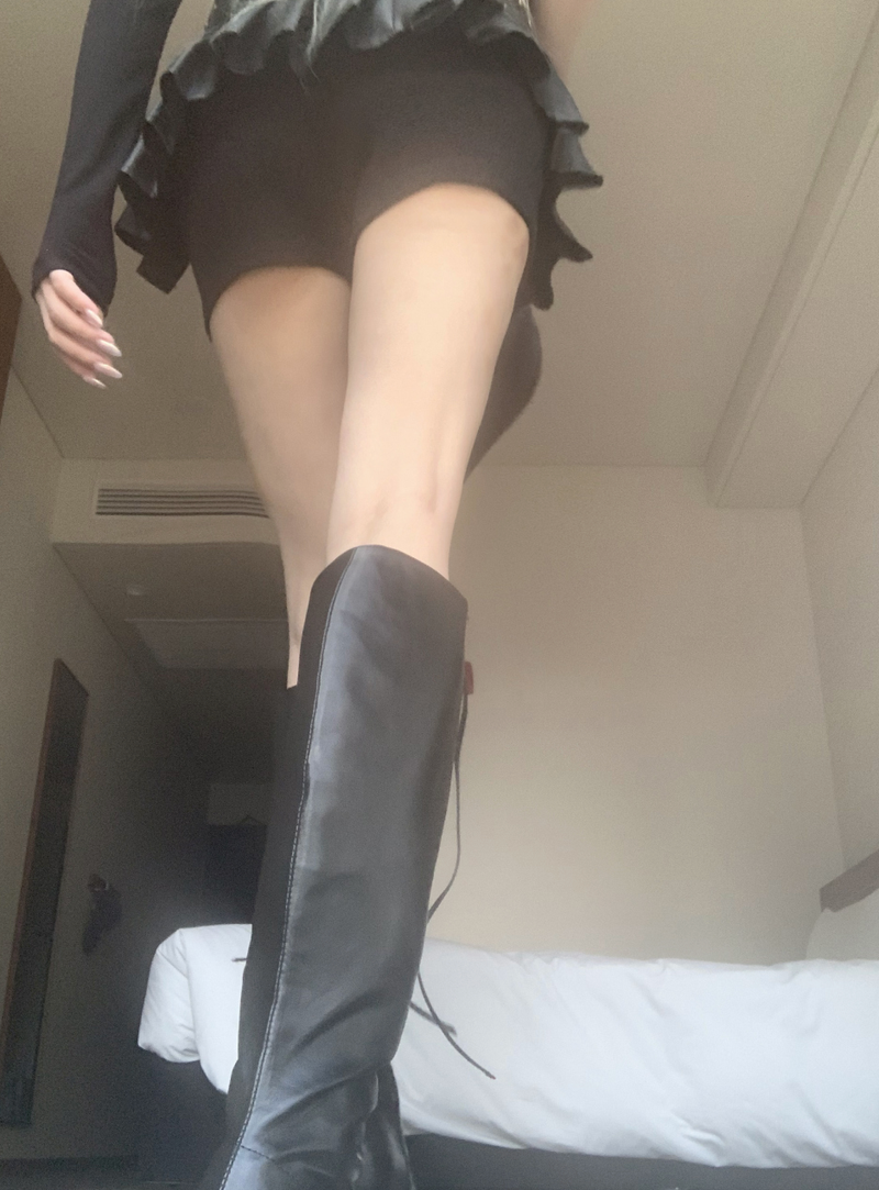 suzen（スゼン）の「Hinnit Low-Rise Shorts (black)（Pants）」