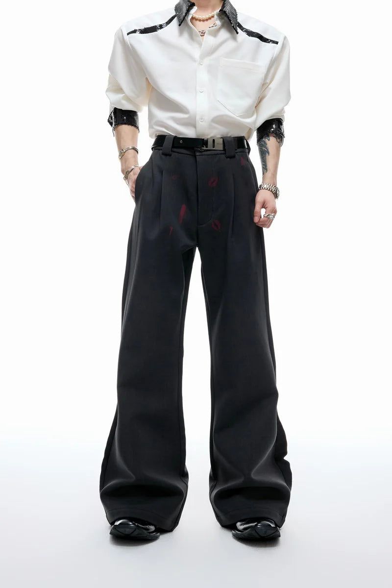 Argue Cultureの「Lipstick Print Pleated Flare Trousers(Pants)」