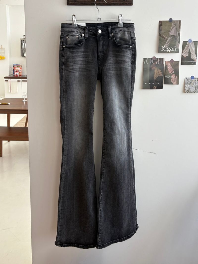 Black Low-rise Bootcut Denim Pants (one color)