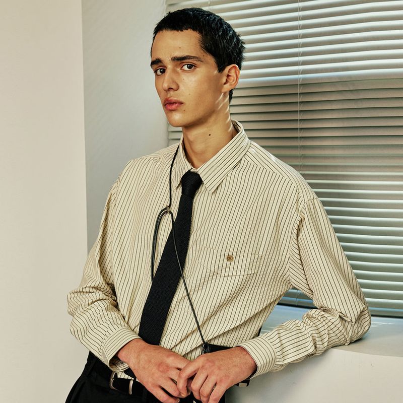 S SY（エスエスワイ）の「[SET] everyday stripe shirt & square tip knit tie ivory（Tops）」