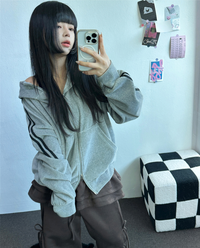 CCORTTI（コルッティ）の「VELVET HIP TRACK 3 LINE HOODIE LOOSE FIT ZIP UP 💙🩷🩶🖤4COLOR（Tops）」