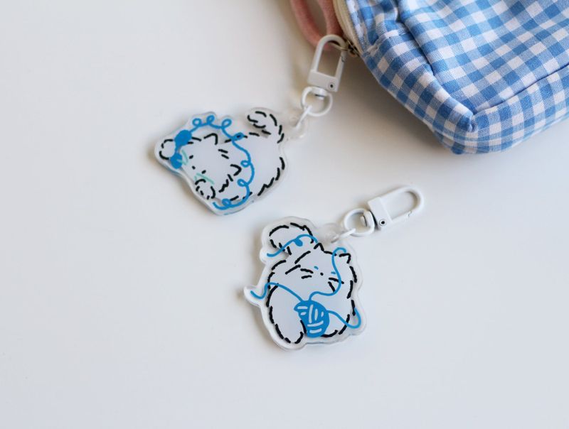 Cream cat call / Wool keyring