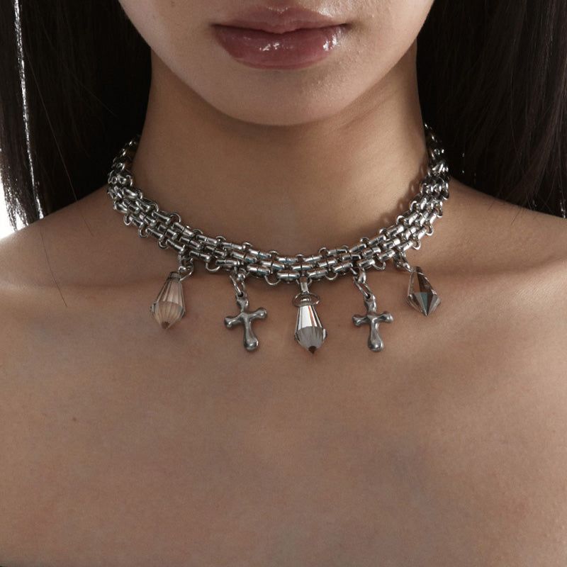 Cross punk necklace