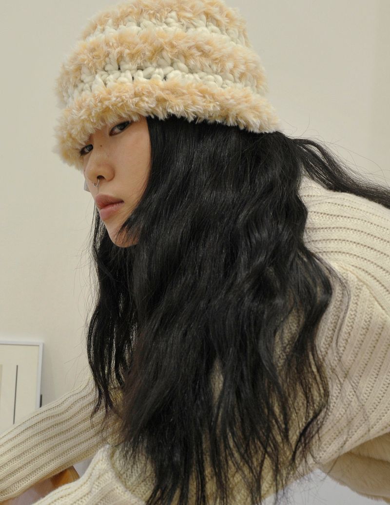 STRIPE FUR BEANIE