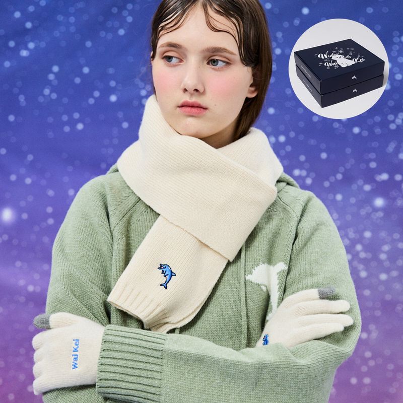 WaiKei(ワイケイ)の「ドルフィンカシミアマフラー+グローブセット(ファッション小物)」