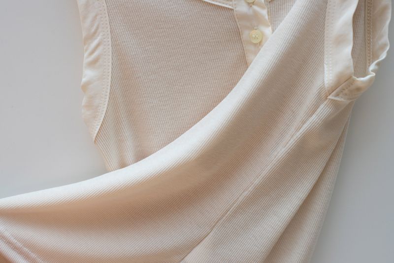 Botton sleeveless (Beige)