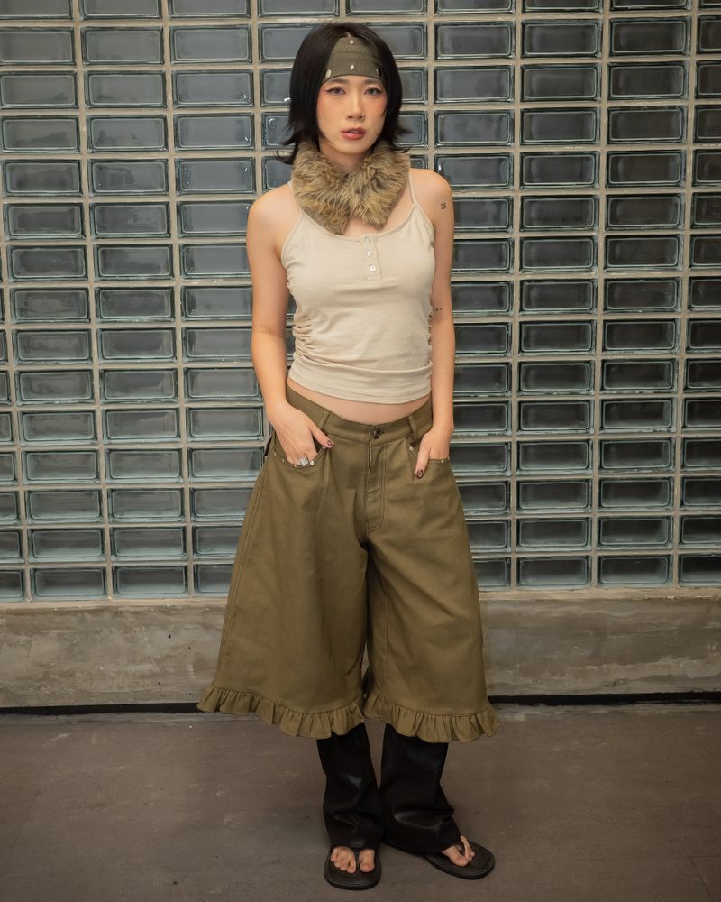 catha（カタ）の「Rogue Ruffle Hem Jorts（Pants）」