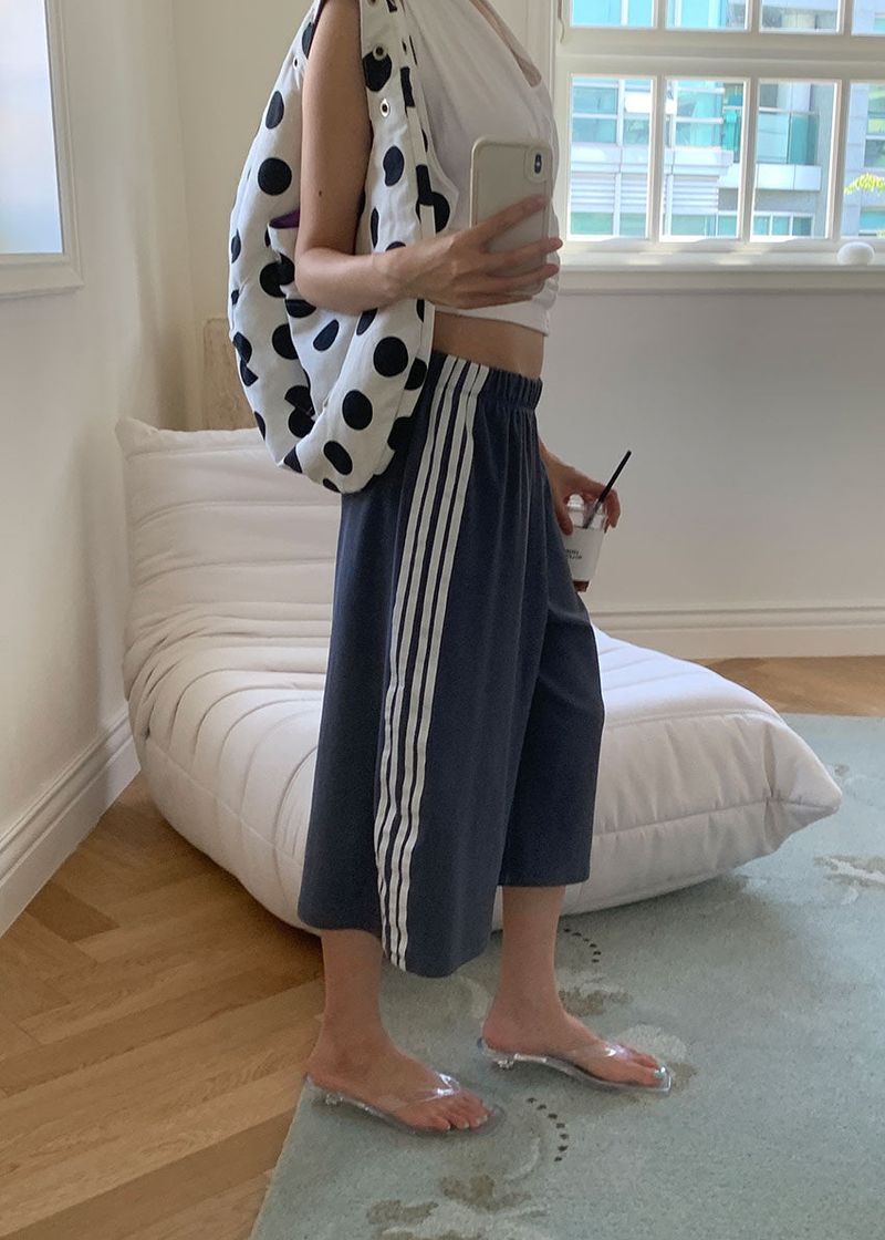 eon（イオエン）の「TRACK TAPE BERMUDA PANTS（Pants）」