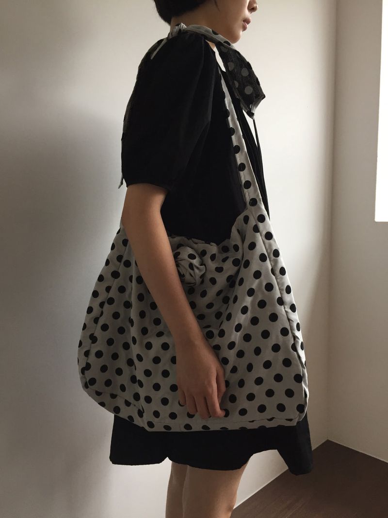 Corsage Dot Shoulder Bag (2color)