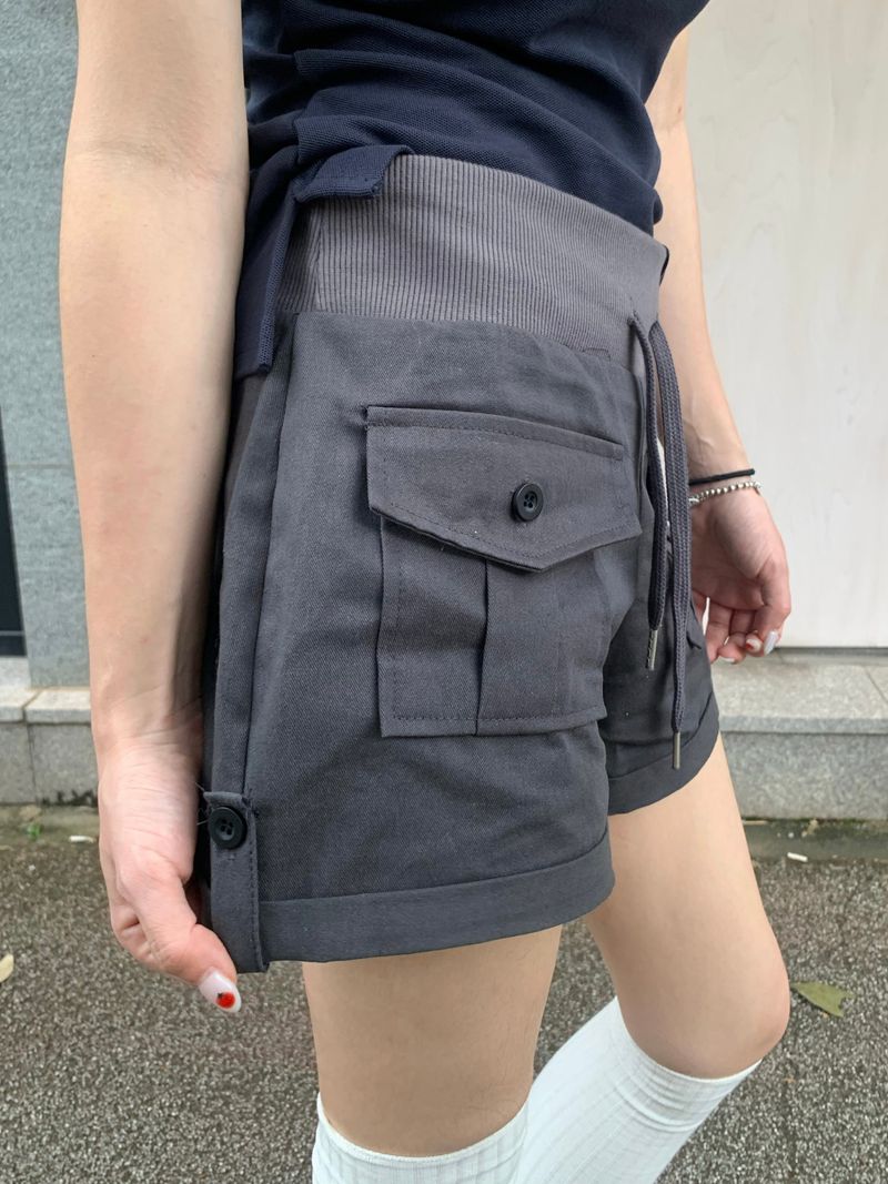 Rover Buckle Cotton Cargo Roll-Up Shorts (4c)