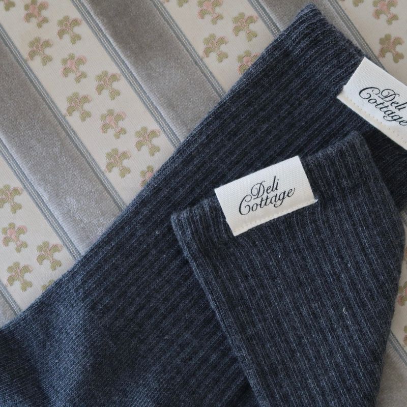 Deli and Buffle Label socks (Charcoal)