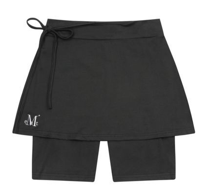 MUCENT（ムセント）の「SNUVY 2-IN-1 サイドスリットスカート ショートパンツ (2COLOR)（パンツ）」