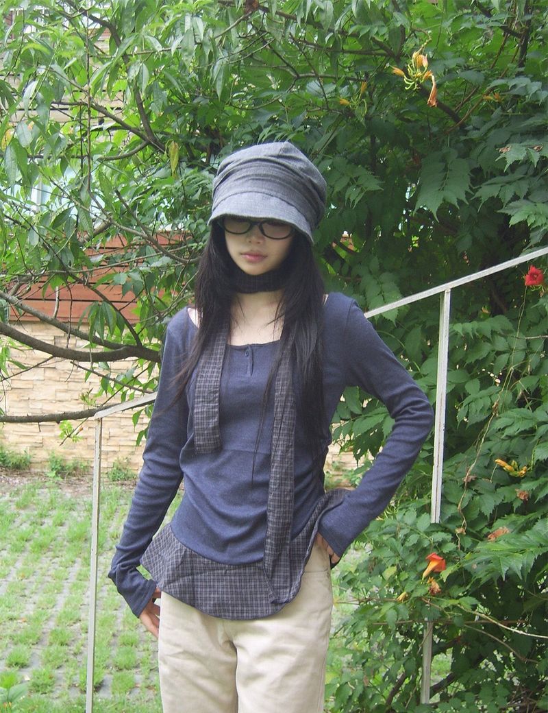 check scarf tee