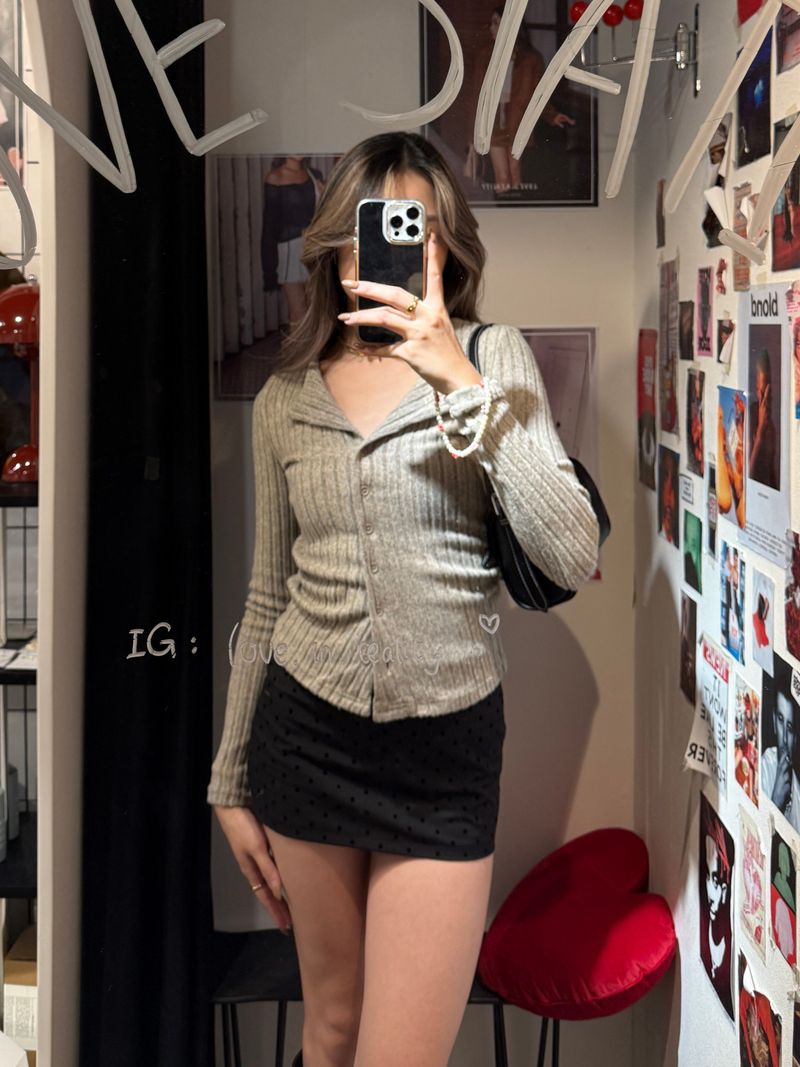 We Fell In Love In Reality（ウィ フェル イン ラブ イン リアリティ）の「Subtle Stripes Button Up Top - 3 colours（Tops）」