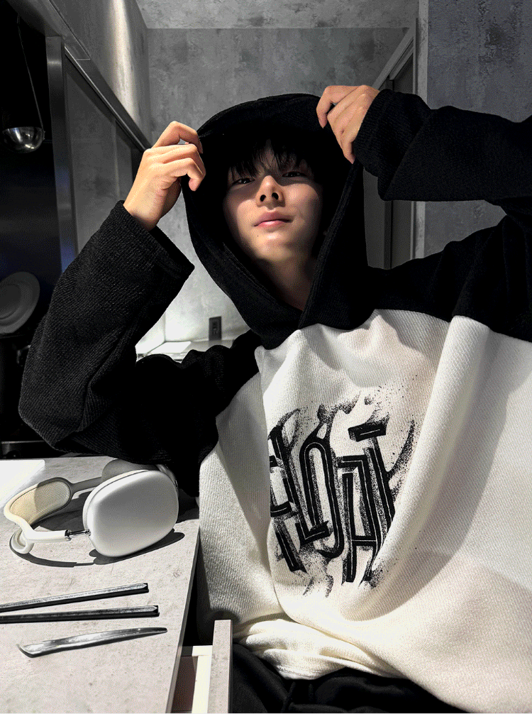 COSYHARU(コシハル)の「Flo hood(Tops)」